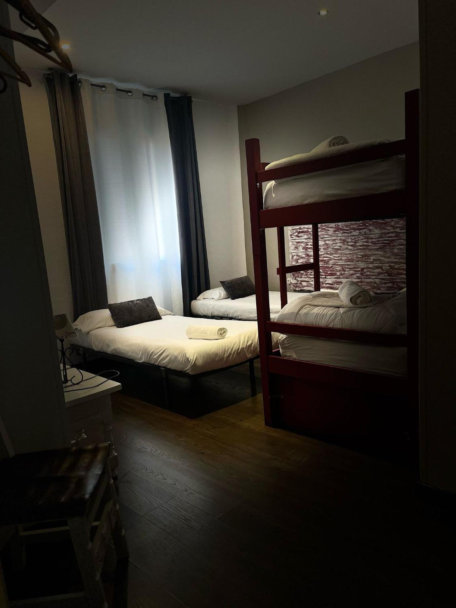 โอเอซิส แบ็กแพกเกอร์ โตเลโด Hostel ภายนอก รูปภาพ
